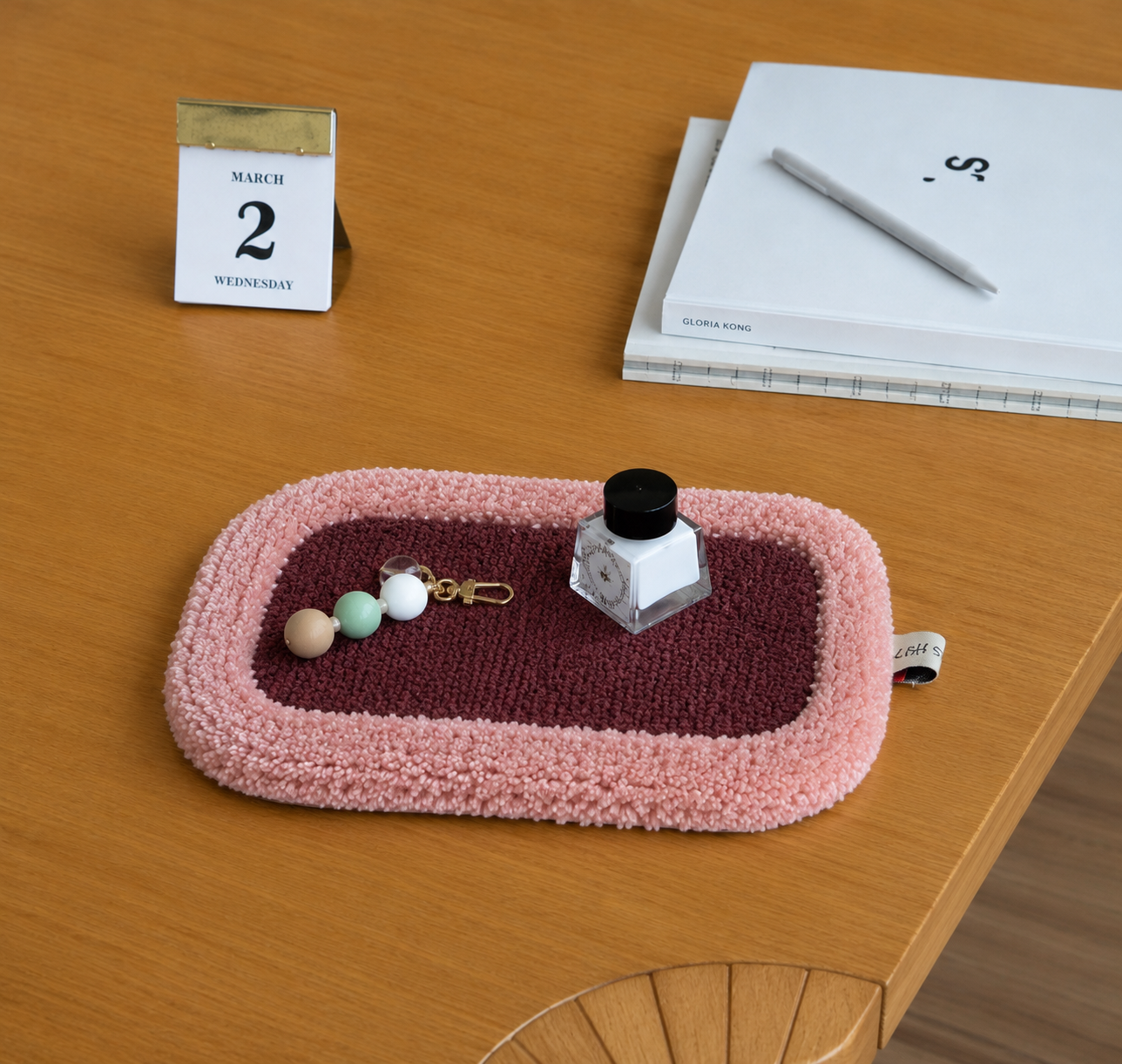 TUFTED TRAYS