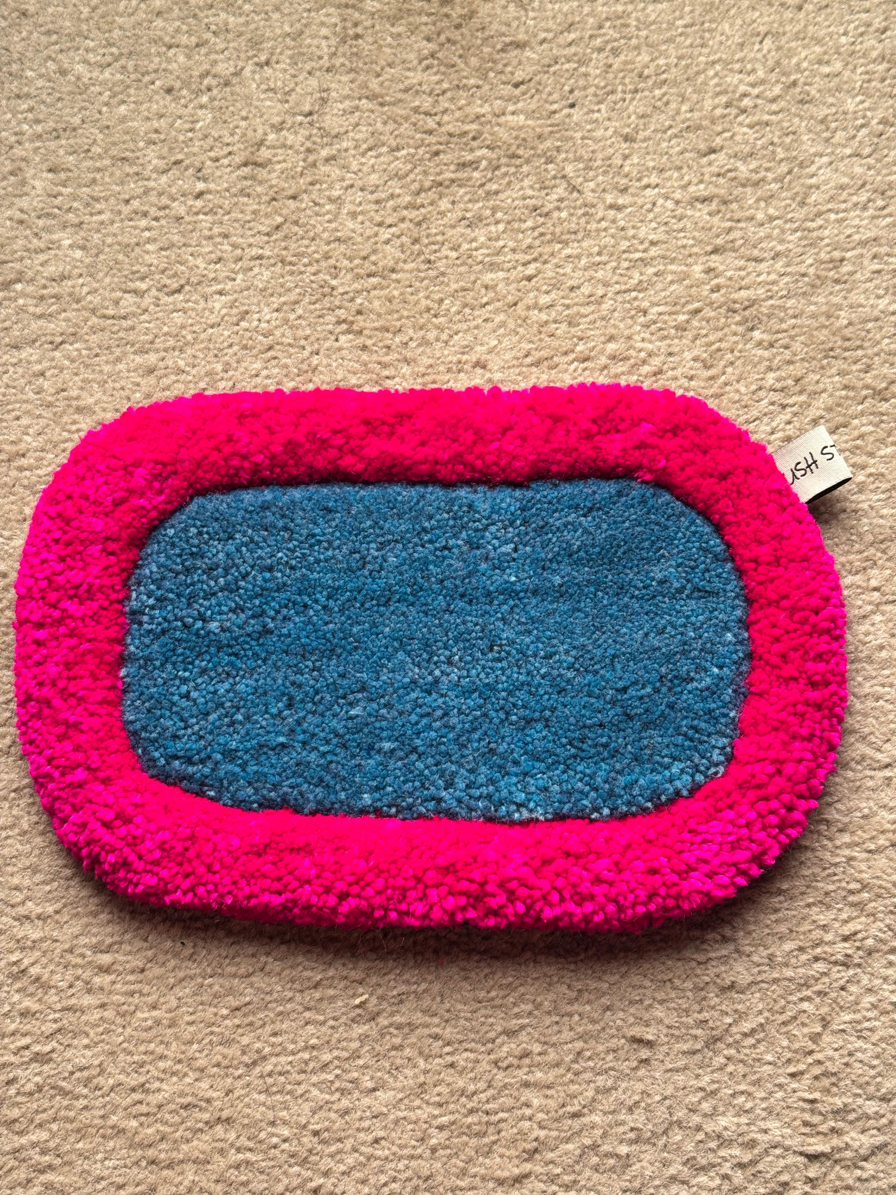 TUFTED TRAYS